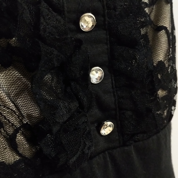 ✨SALE: 3 for $25!✨ Black Lace and Nude Dress - XS - Picture 4 of 5